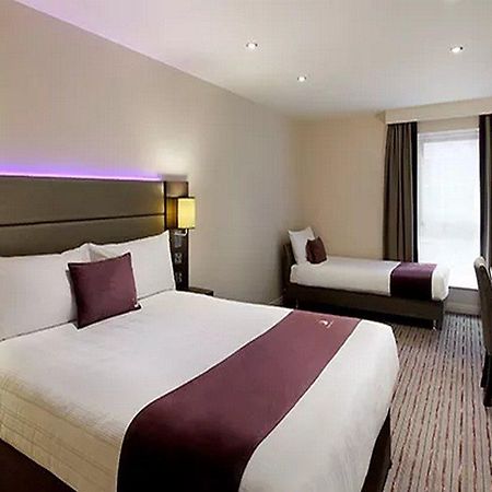 Premier Inn London Romford Exterior foto