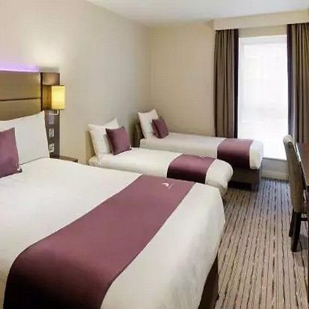 Premier Inn London Romford Exterior foto