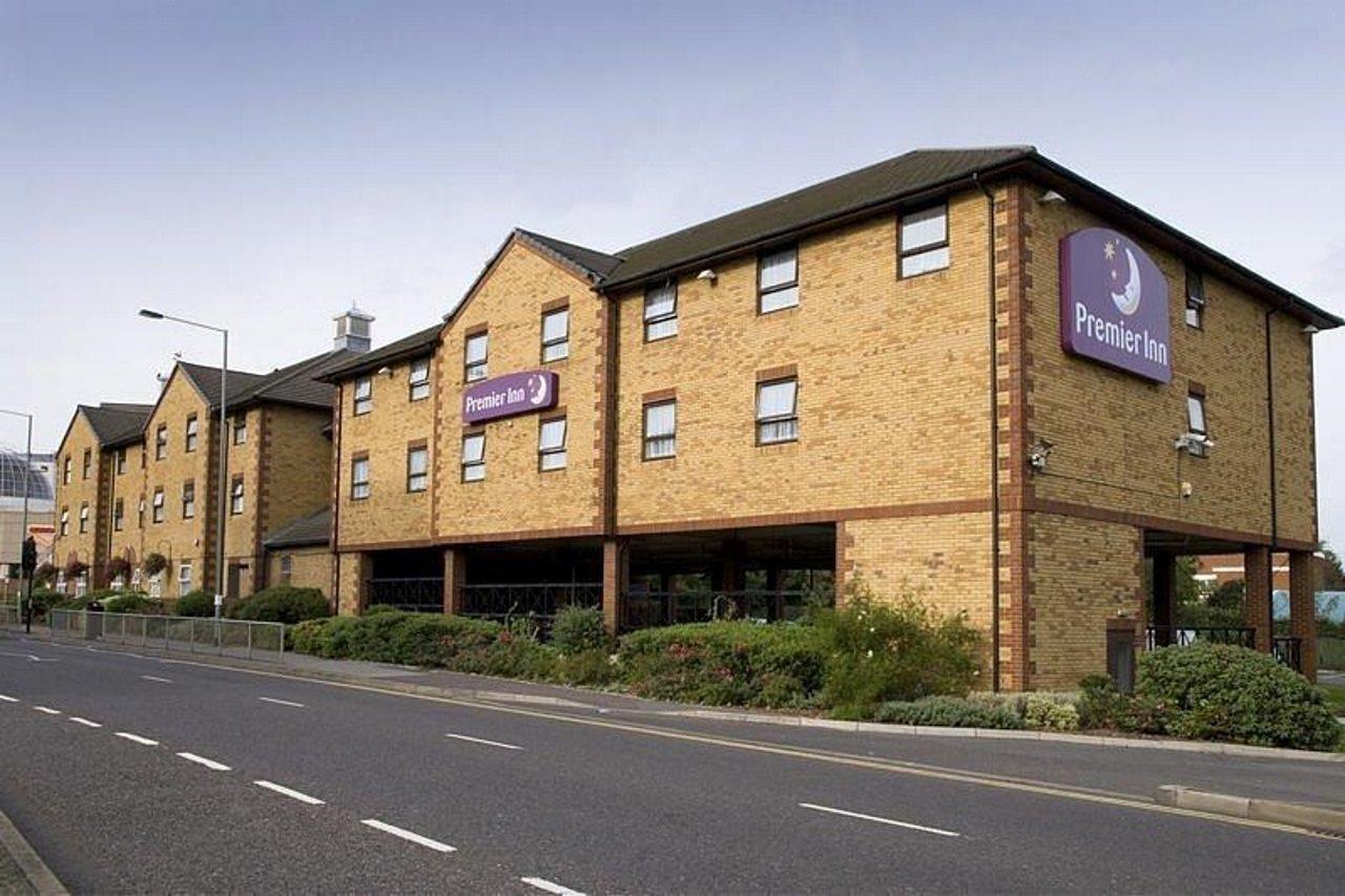 Premier Inn London Romford Exterior foto