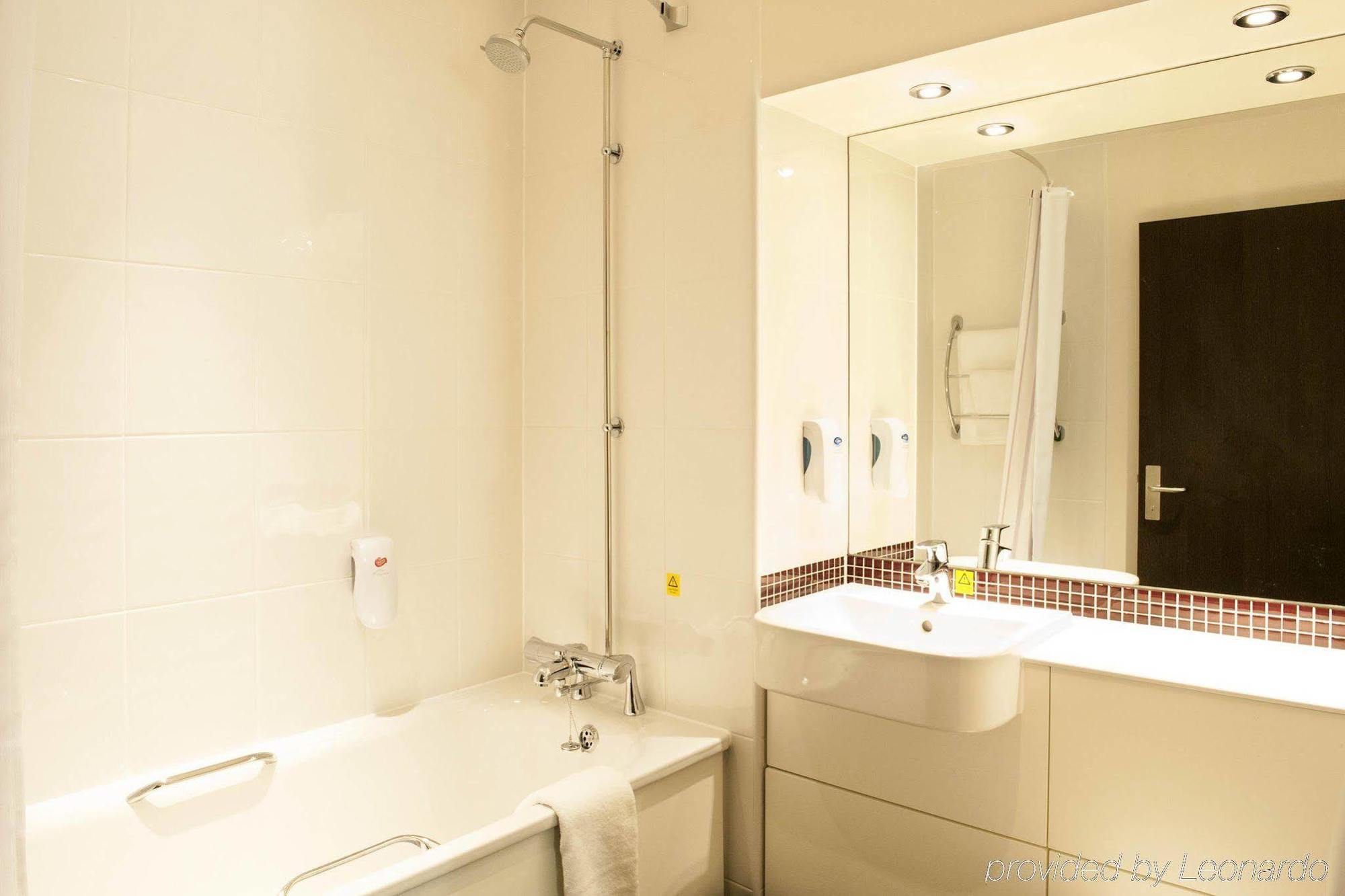 Premier Inn London Romford Exterior foto